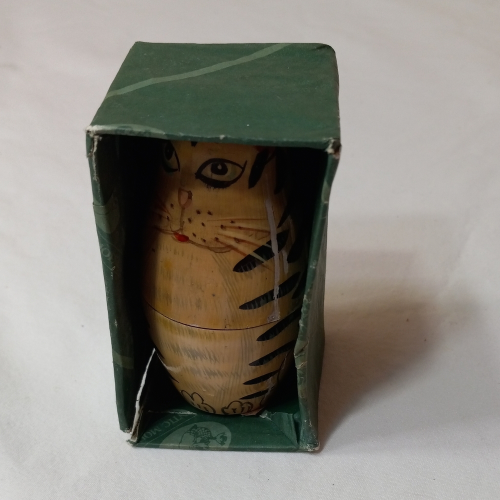 Wooden Nesting Doll Cats - Picture 7 of 7